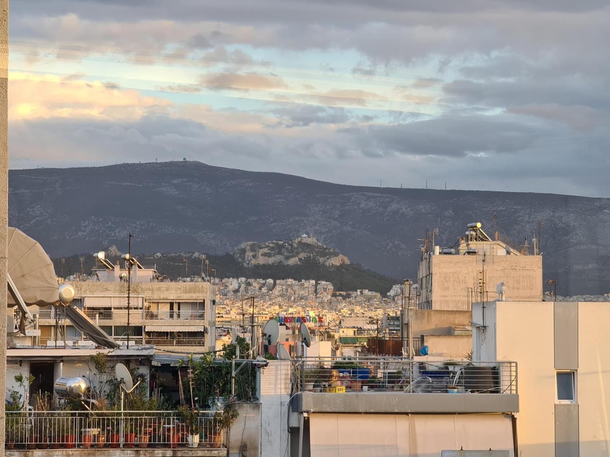 Sunny Home Private Jacuzzi Hydromassage Acropolis & Lycabettus Far View Parking 300M Metro Peristeri Atina Dış mekan fotoğraf