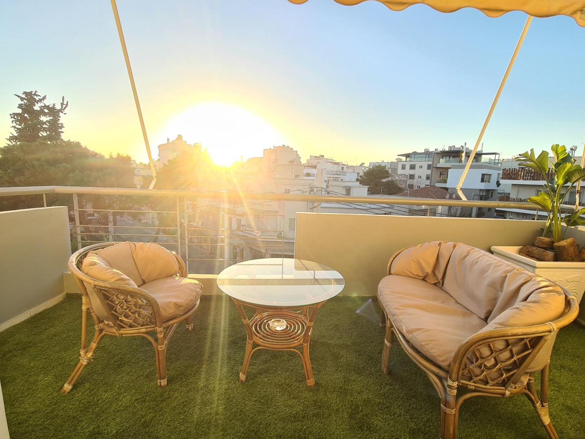 Sunny Home Private Jacuzzi Hydromassage Acropolis & Lycabettus Far View Parking 300M Metro Peristeri Atina Dış mekan fotoğraf