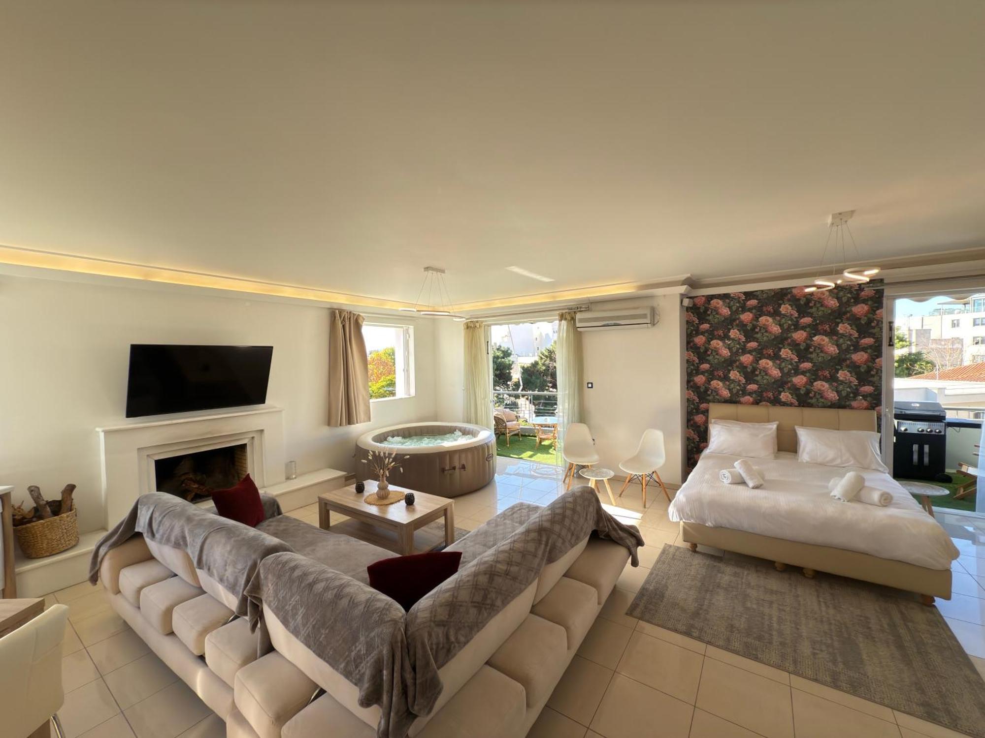 Sunny Home Private Jacuzzi Hydromassage Acropolis & Lycabettus Far View Parking 300M Metro Peristeri Atina Dış mekan fotoğraf