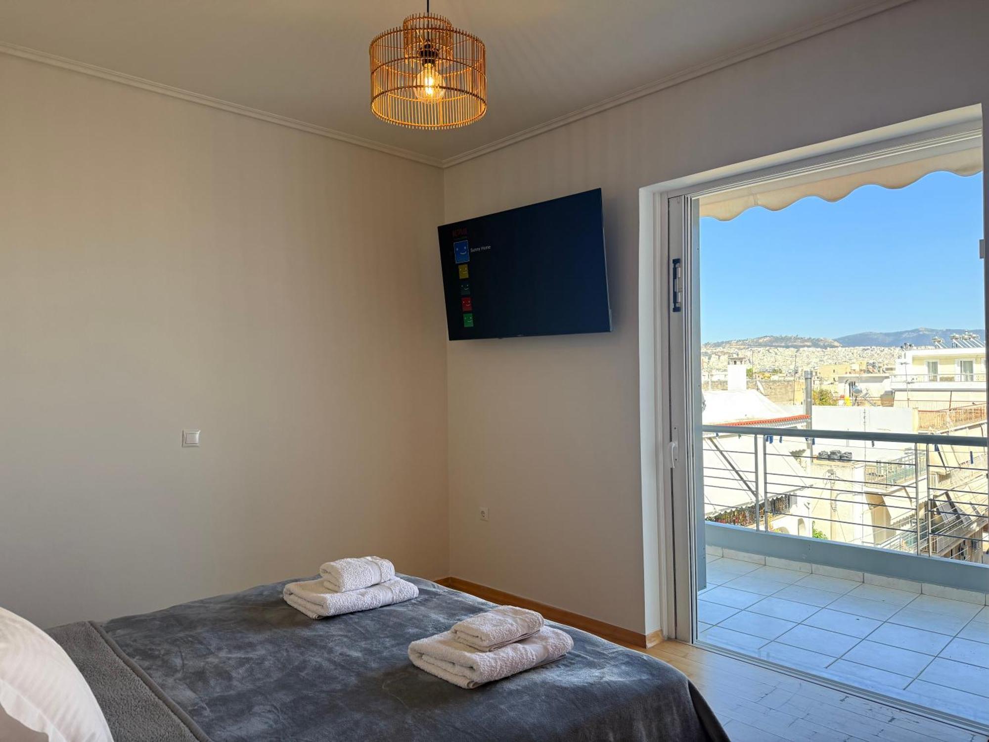 Sunny Home Private Jacuzzi Hydromassage Acropolis & Lycabettus Far View Parking 300M Metro Peristeri Atina Dış mekan fotoğraf