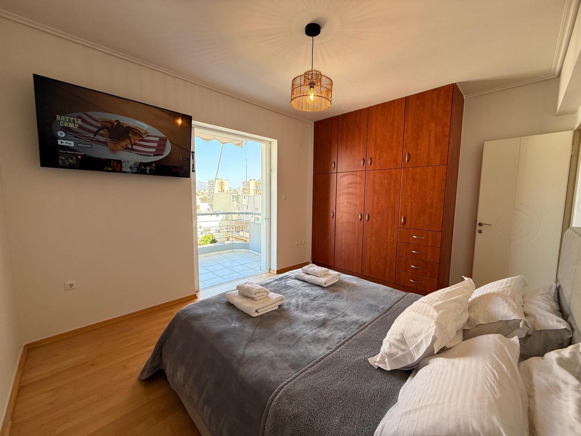 Sunny Home Private Jacuzzi Hydromassage Acropolis & Lycabettus Far View Parking 300M Metro Peristeri Atina Dış mekan fotoğraf
