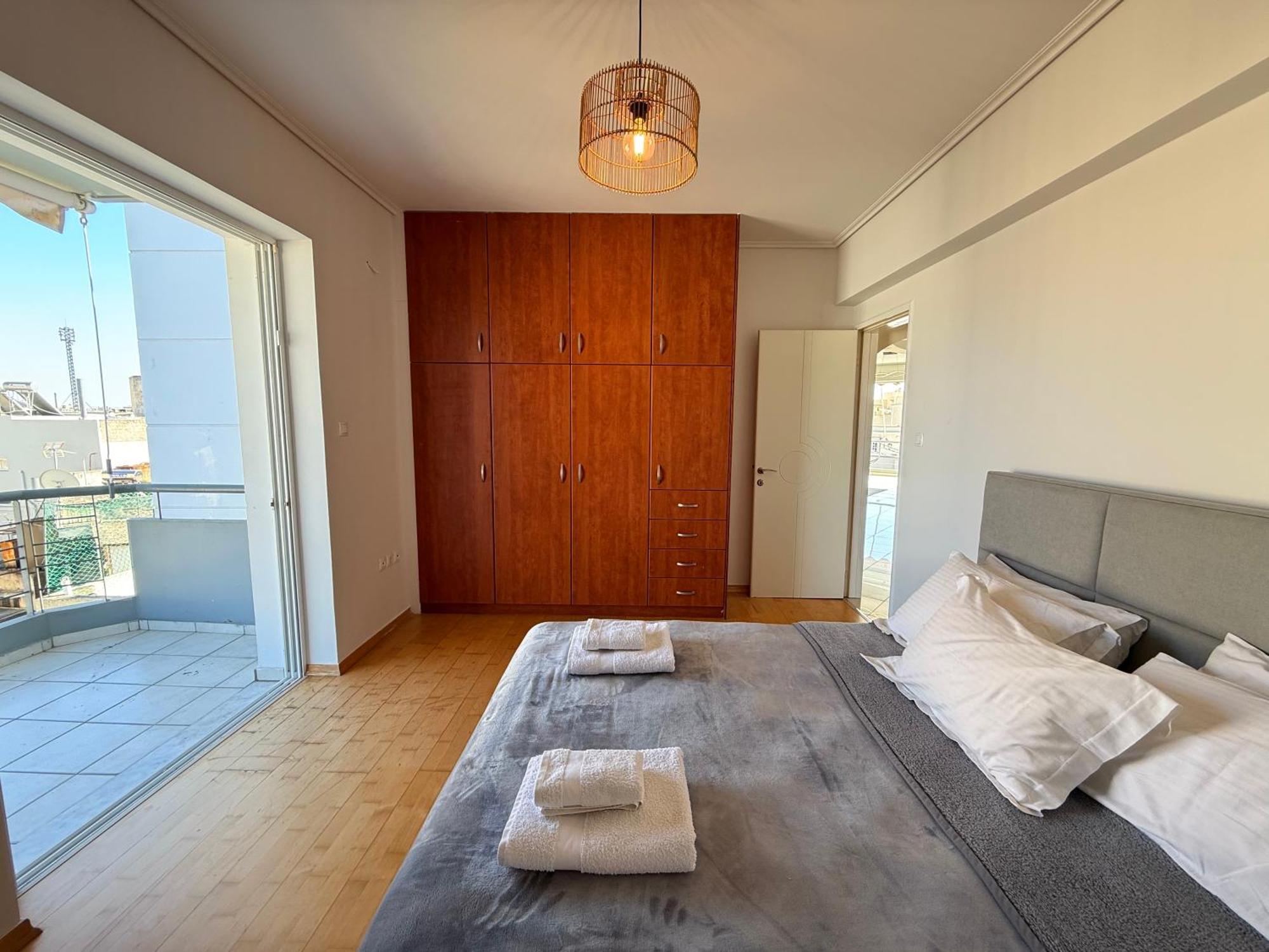 Sunny Home Private Jacuzzi Hydromassage Acropolis & Lycabettus Far View Parking 300M Metro Peristeri Atina Dış mekan fotoğraf